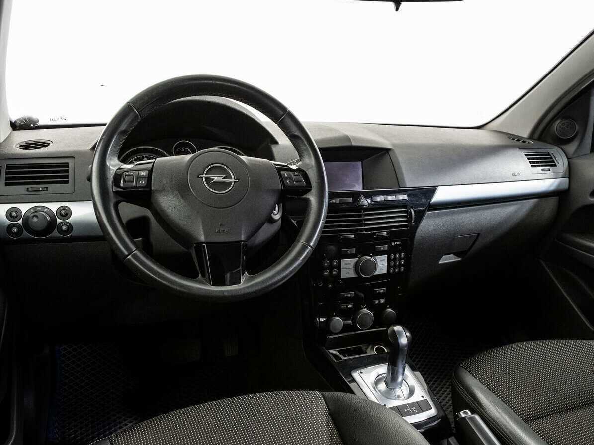 Opel Astra с пробегом — 2008 год. Фото: #8