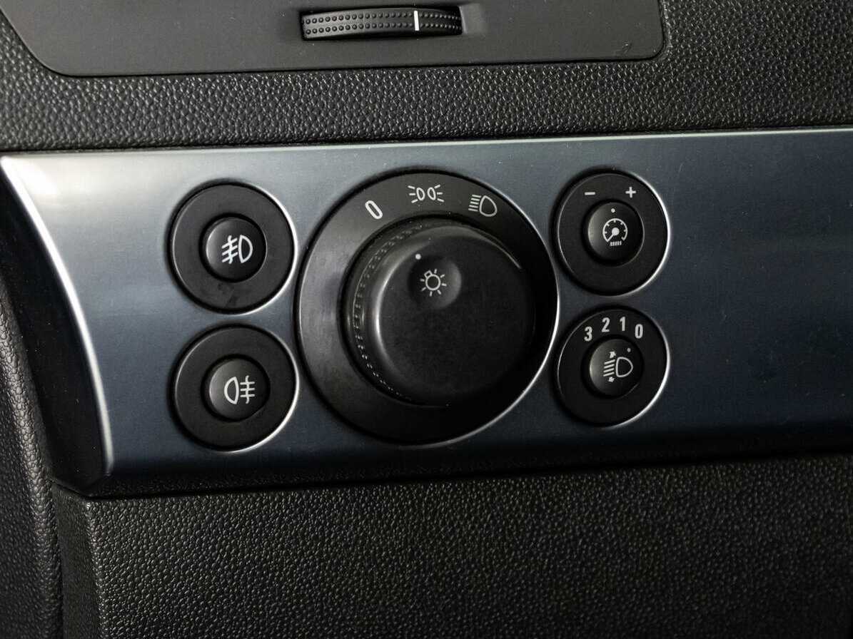 Opel Astra с пробегом — 2008 год. Фото: #10