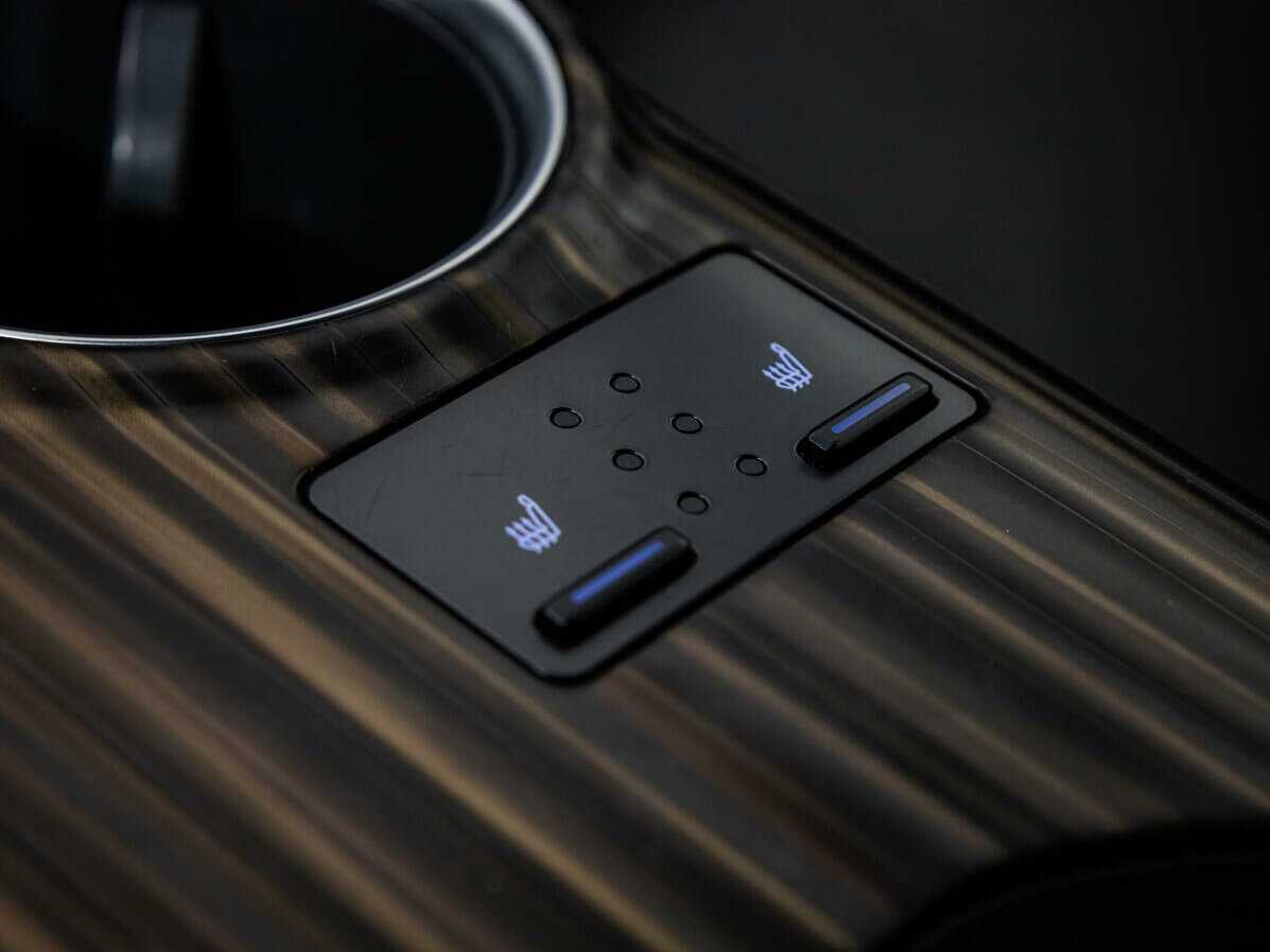 Toyota Camry с пробегом — 2018 год. Фото: #12