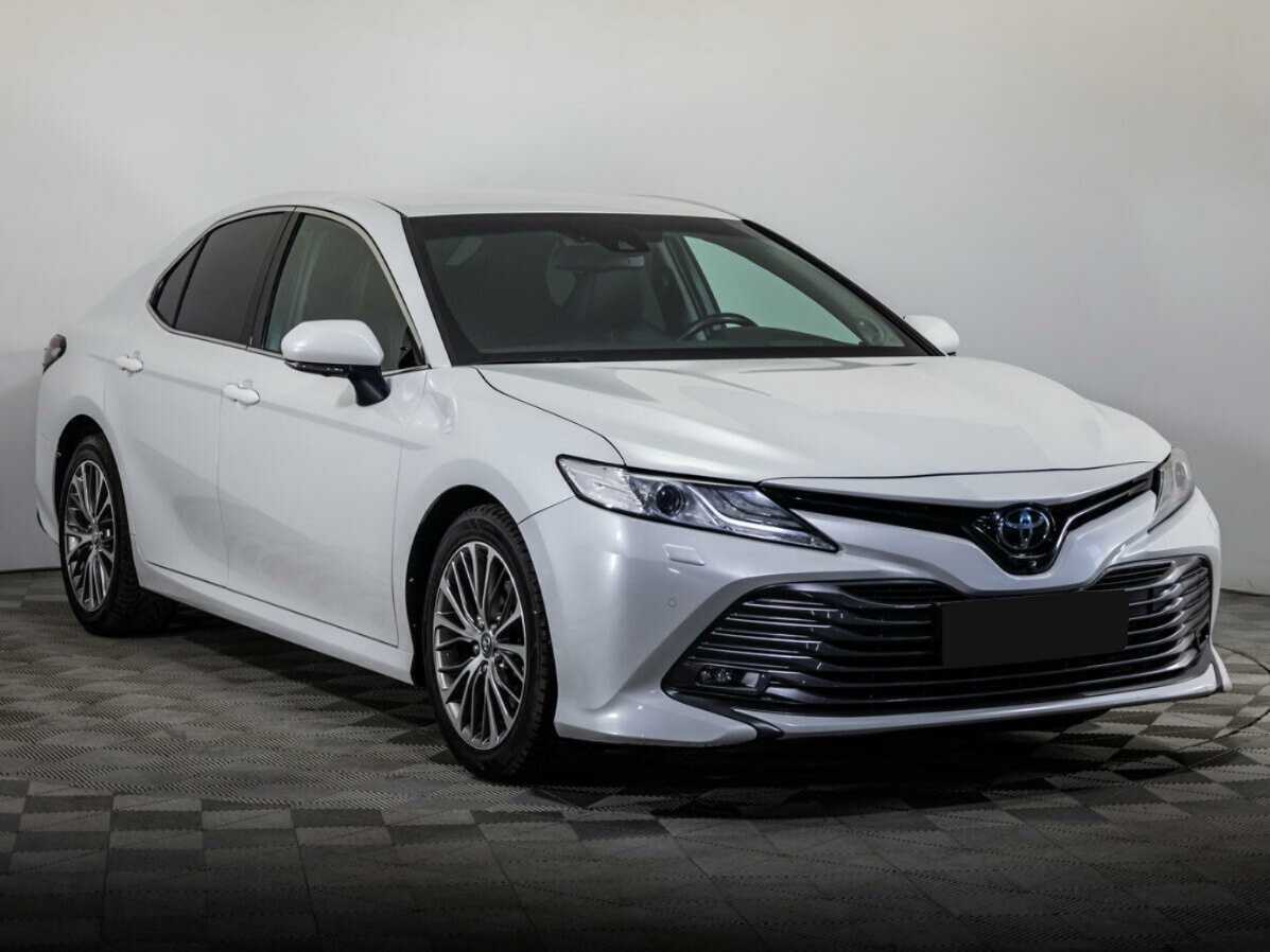 Toyota Camry с пробегом — 2018 год. Фото: #2