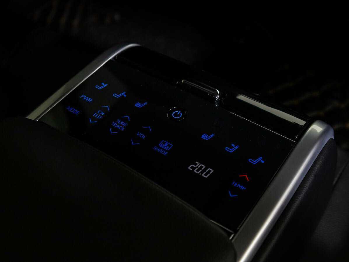 Toyota Camry с пробегом — 2018 год. Фото: #15