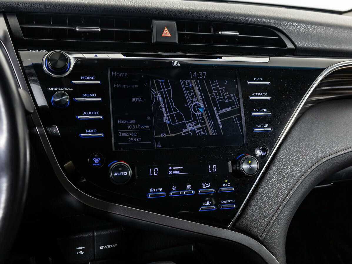 Toyota Camry с пробегом — 2018 год. Фото: #26