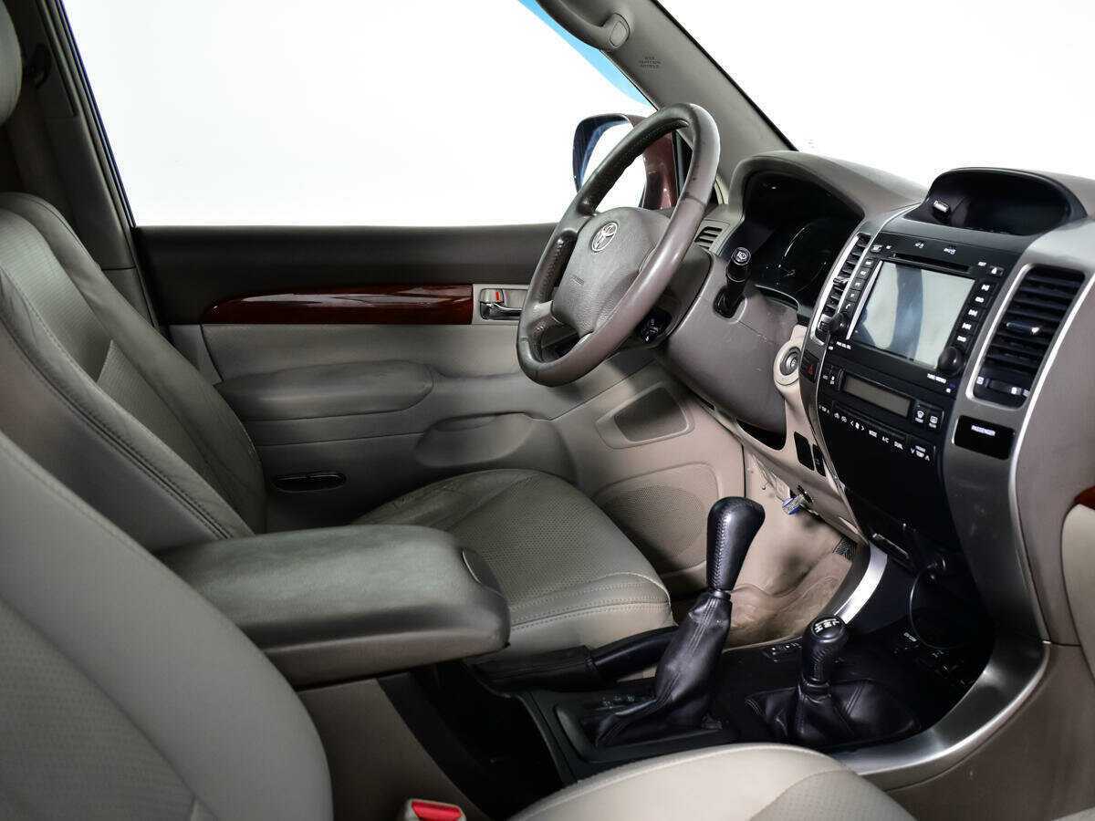 Toyota Land Cruiser Prado с пробегом — 2006 год. Фото: #8