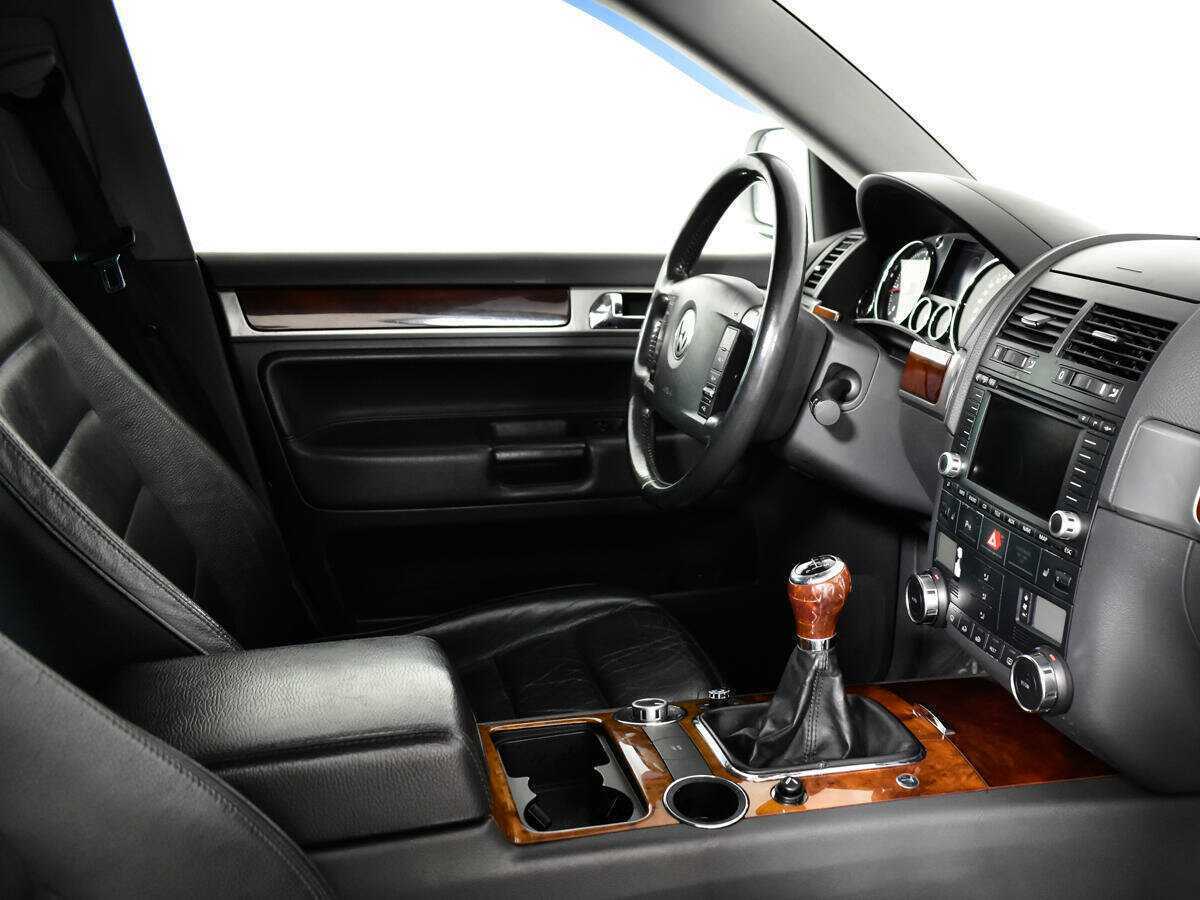 Volkswagen Touareg с пробегом — 2005 год. Фото: #8