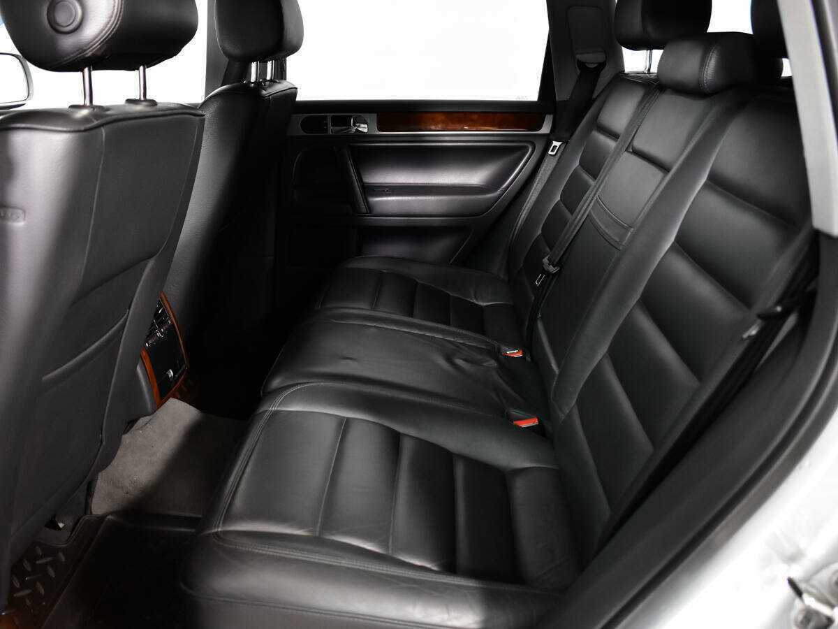 Volkswagen Touareg с пробегом — 2005 год. Фото: #9