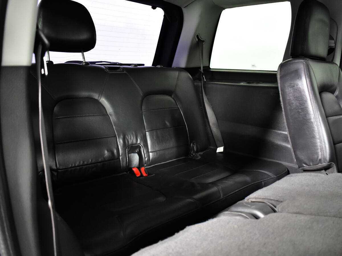 Ford Explorer с пробегом — 2005 год. Фото: #10