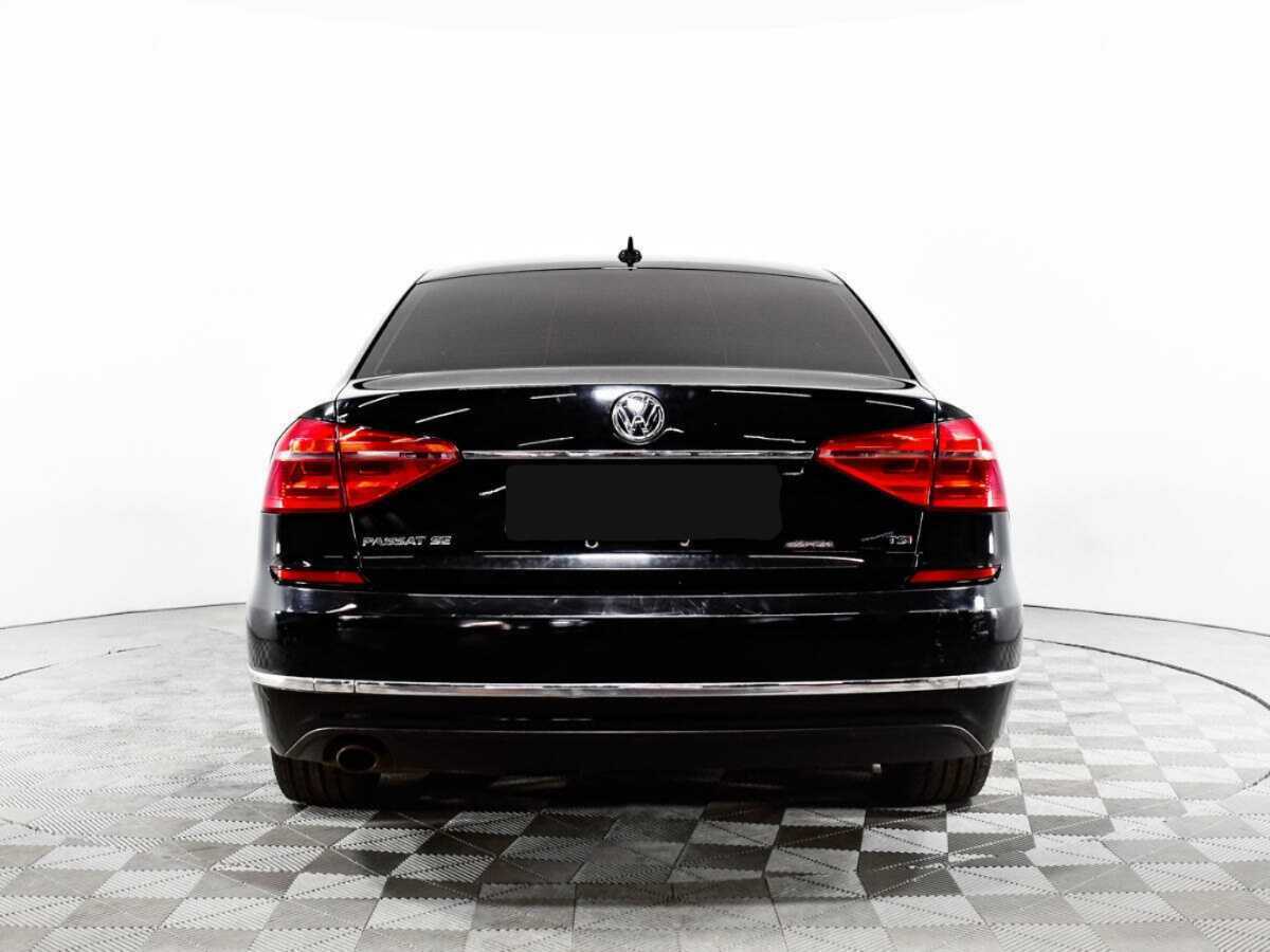 Volkswagen Passat (North America and China) с пробегом — 2016 год. Фото: #5