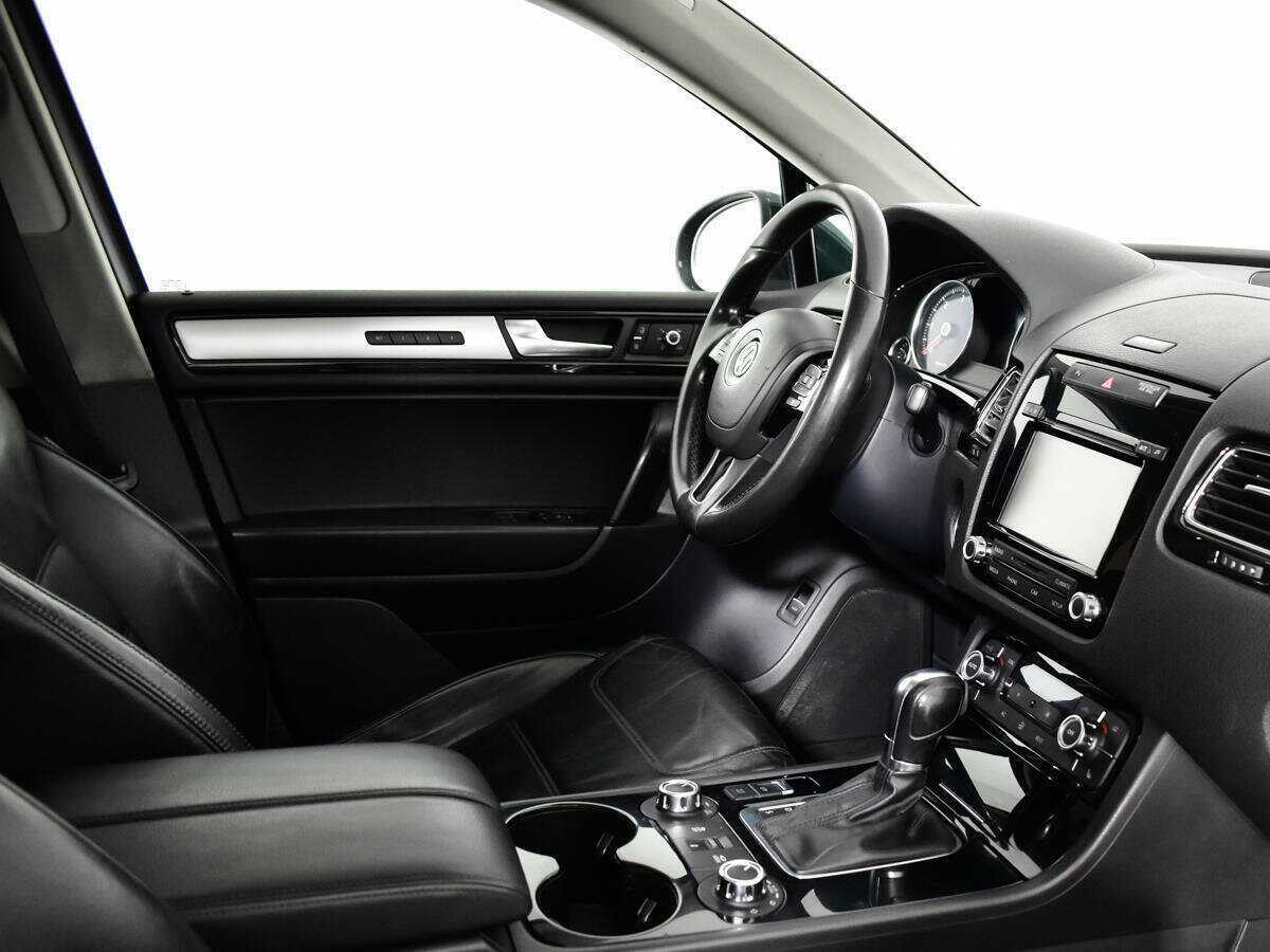 Volkswagen Touareg с пробегом — 2011 год. Фото: #8