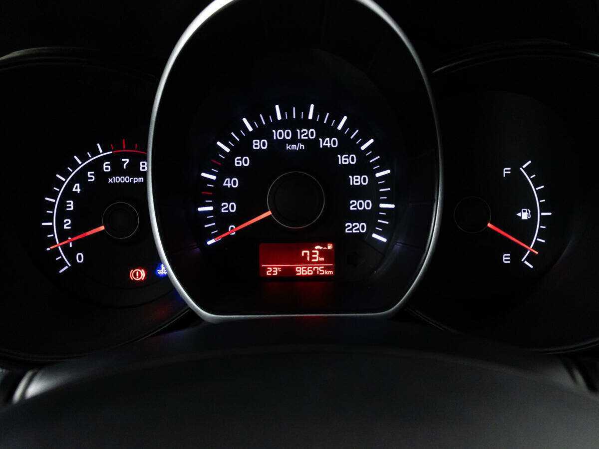 Kia Rio с пробегом — 2016 год. Фото: #11