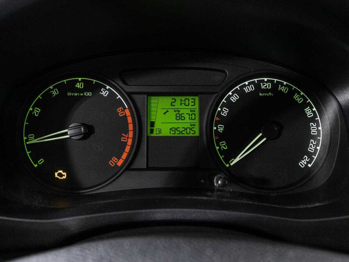 Skoda Fabia с пробегом — 2009 год. Фото: #11