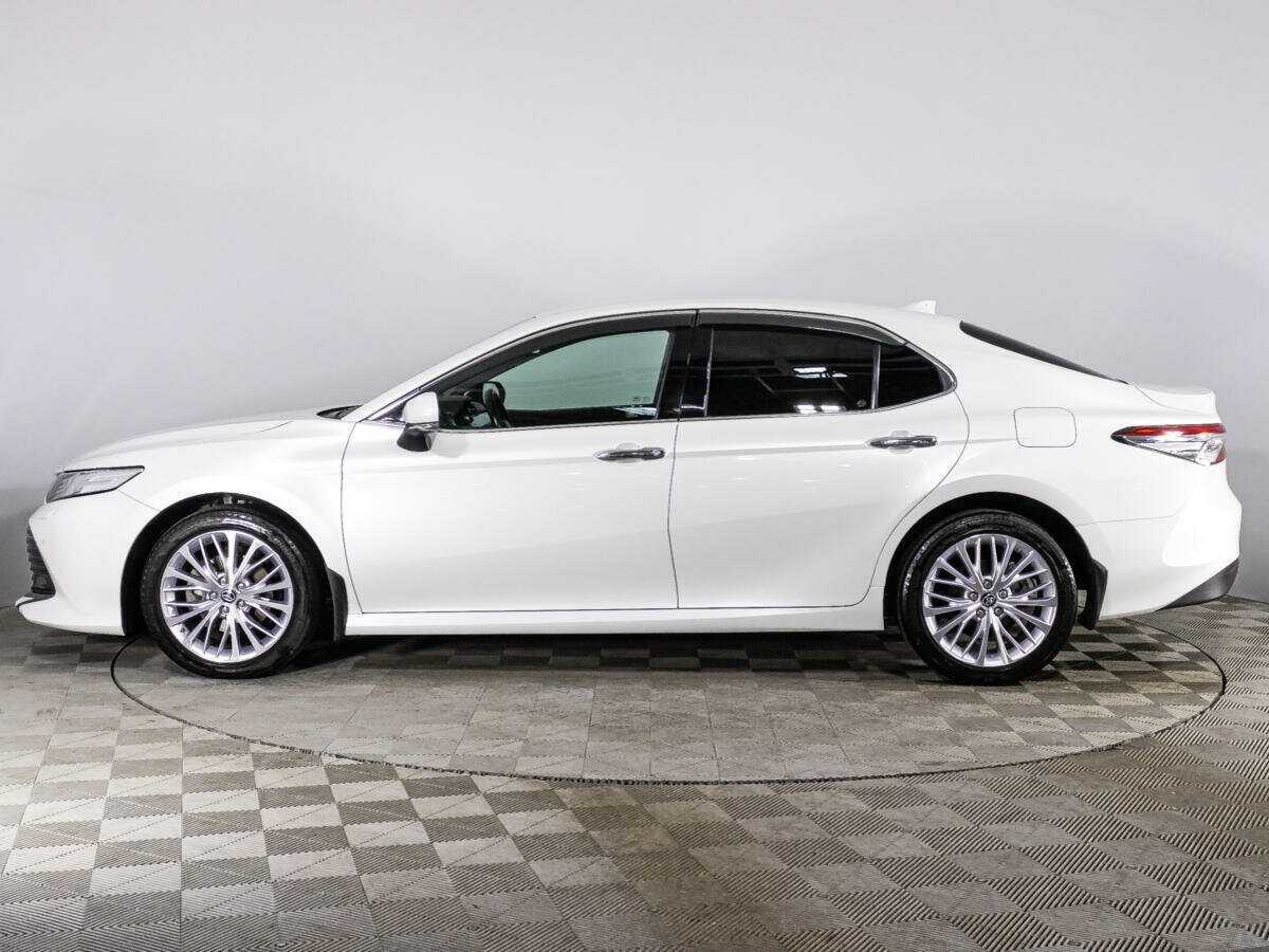 Toyota Camry с пробегом — 2020 год. Фото: #7