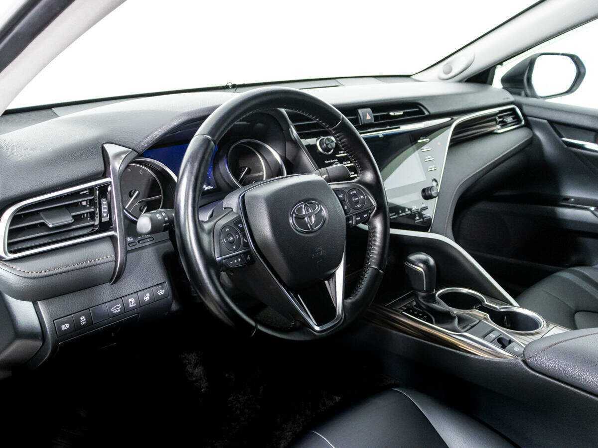 Toyota Camry с пробегом — 2020 год. Фото: #10
