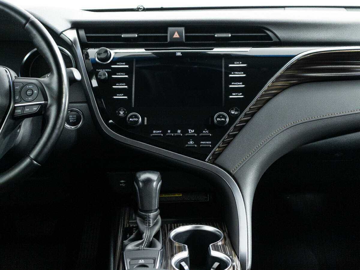 Toyota Camry с пробегом — 2020 год. Фото: #13