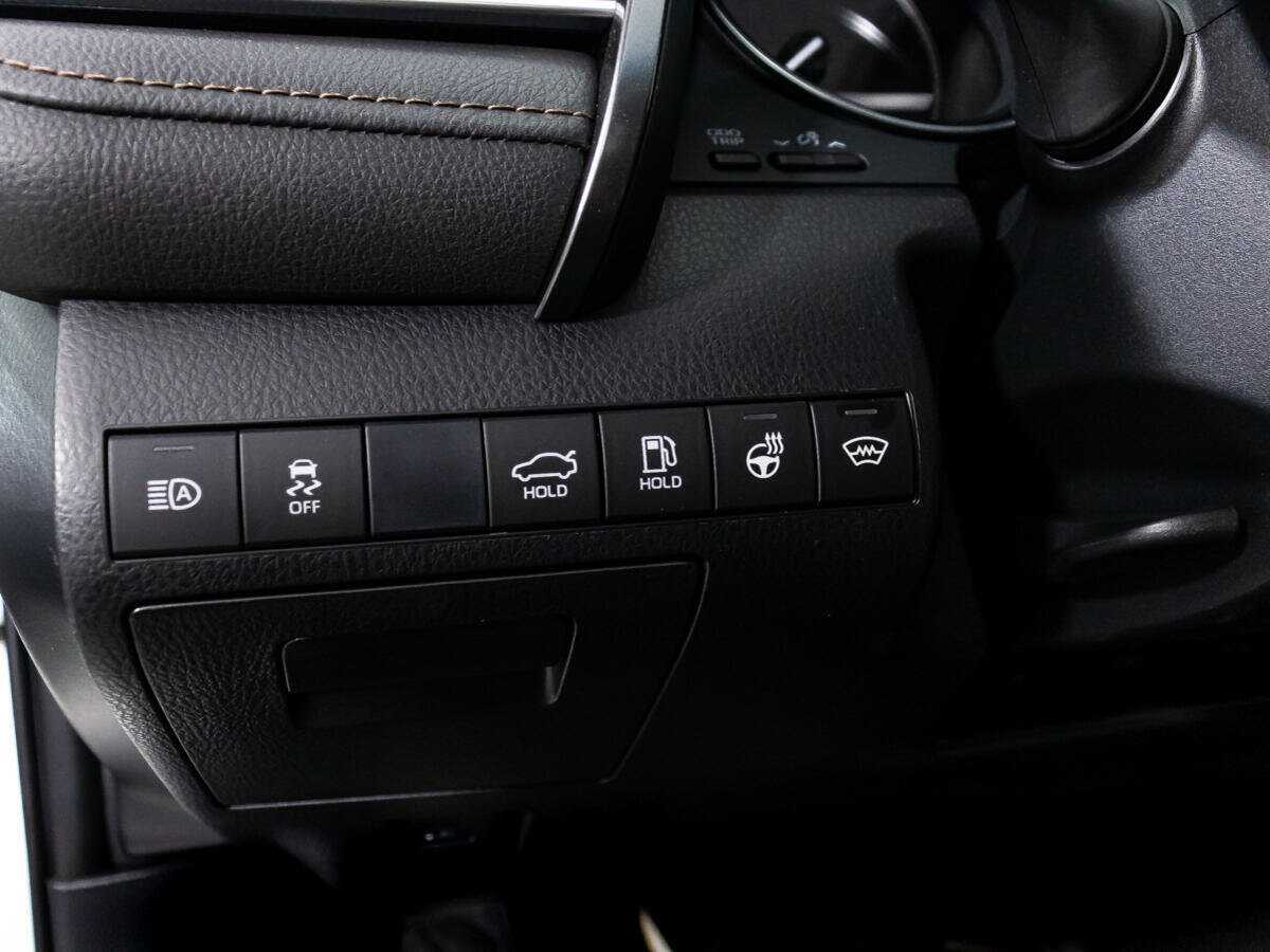 Toyota Camry с пробегом — 2020 год. Фото: #17