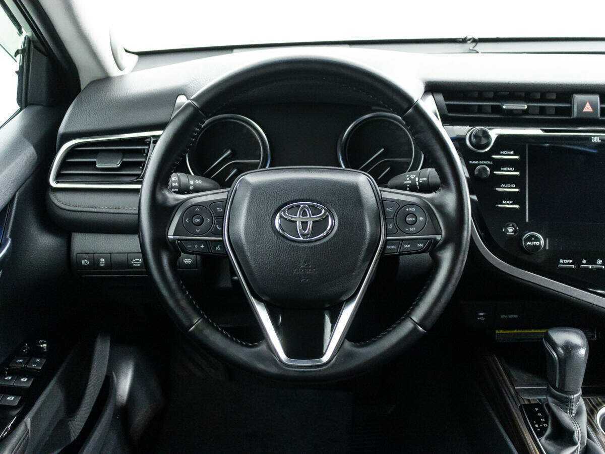 Toyota Camry с пробегом — 2020 год. Фото: #22