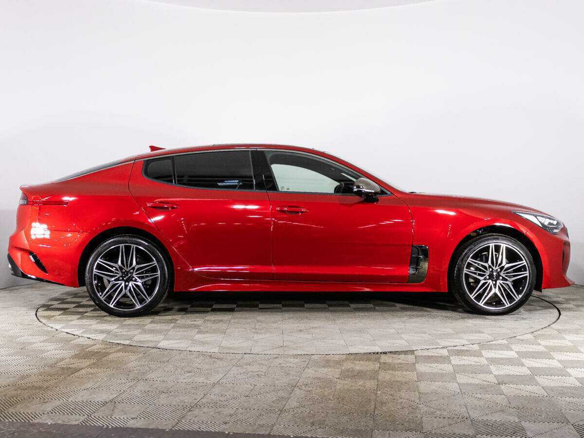Kia Stinger с пробегом — 2022 год. Фото: #3