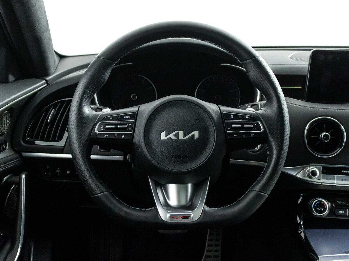 Kia Stinger с пробегом — 2022 год. Фото: #21