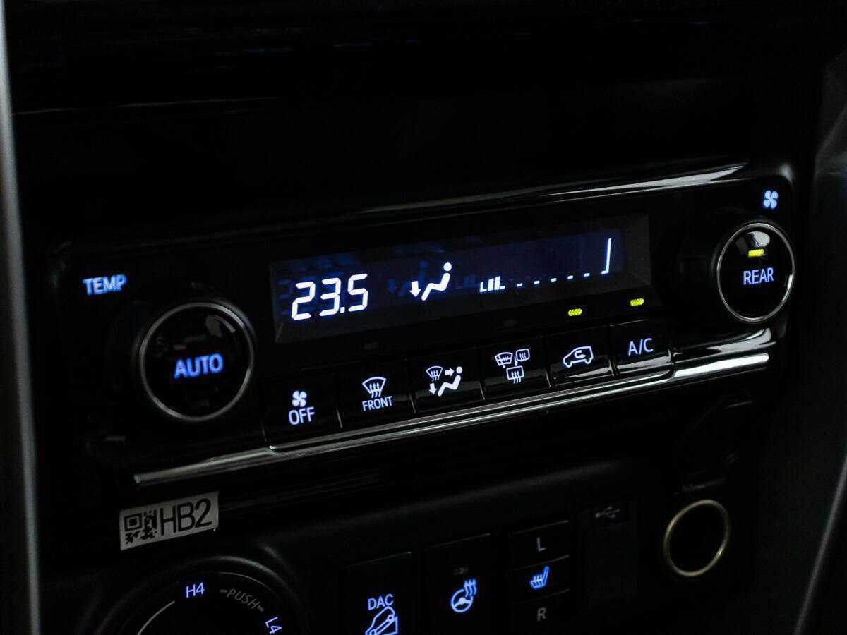 Toyota Fortuner с пробегом — 2019 год. Фото: #18