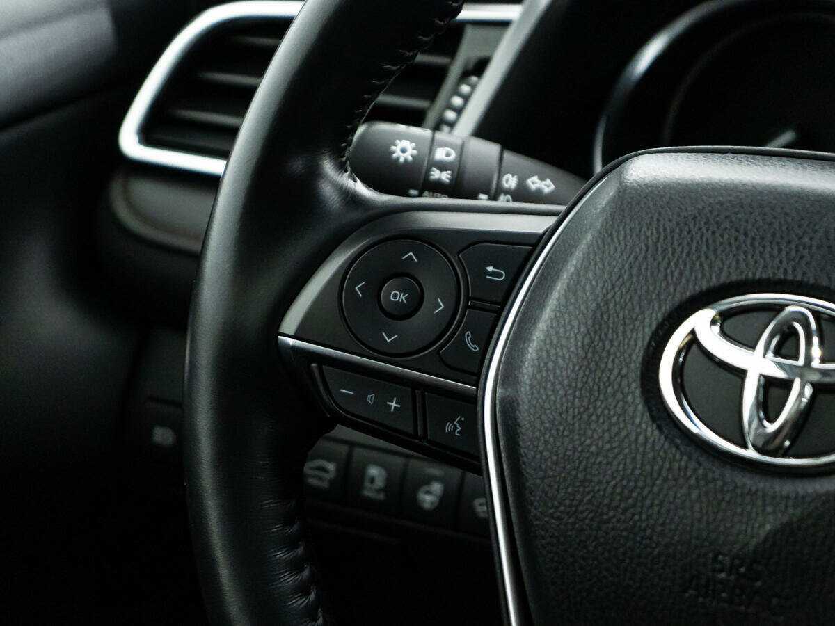 Toyota Camry с пробегом — 2020 год. Фото: #19