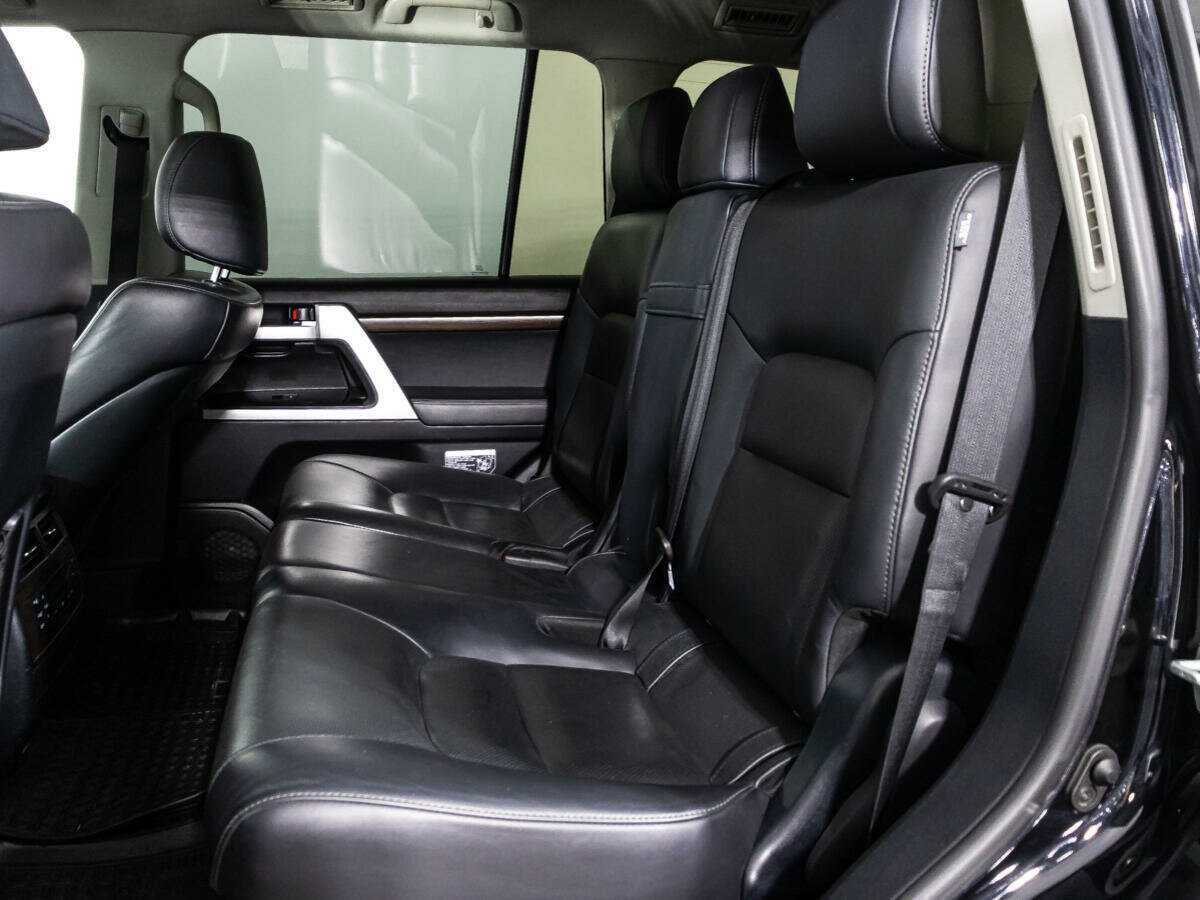 Toyota Land Cruiser с пробегом — 2018 год. Фото: #9