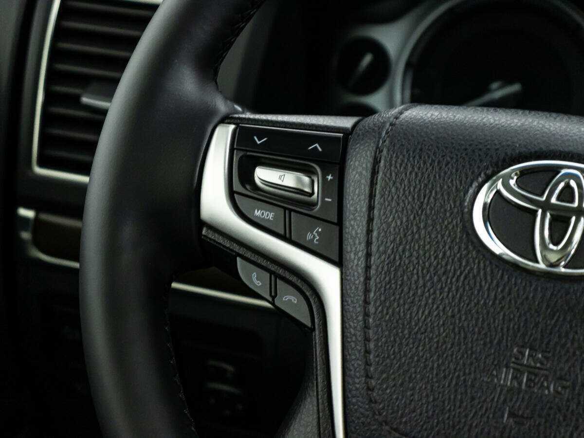 Toyota Land Cruiser с пробегом — 2018 год. Фото: #26