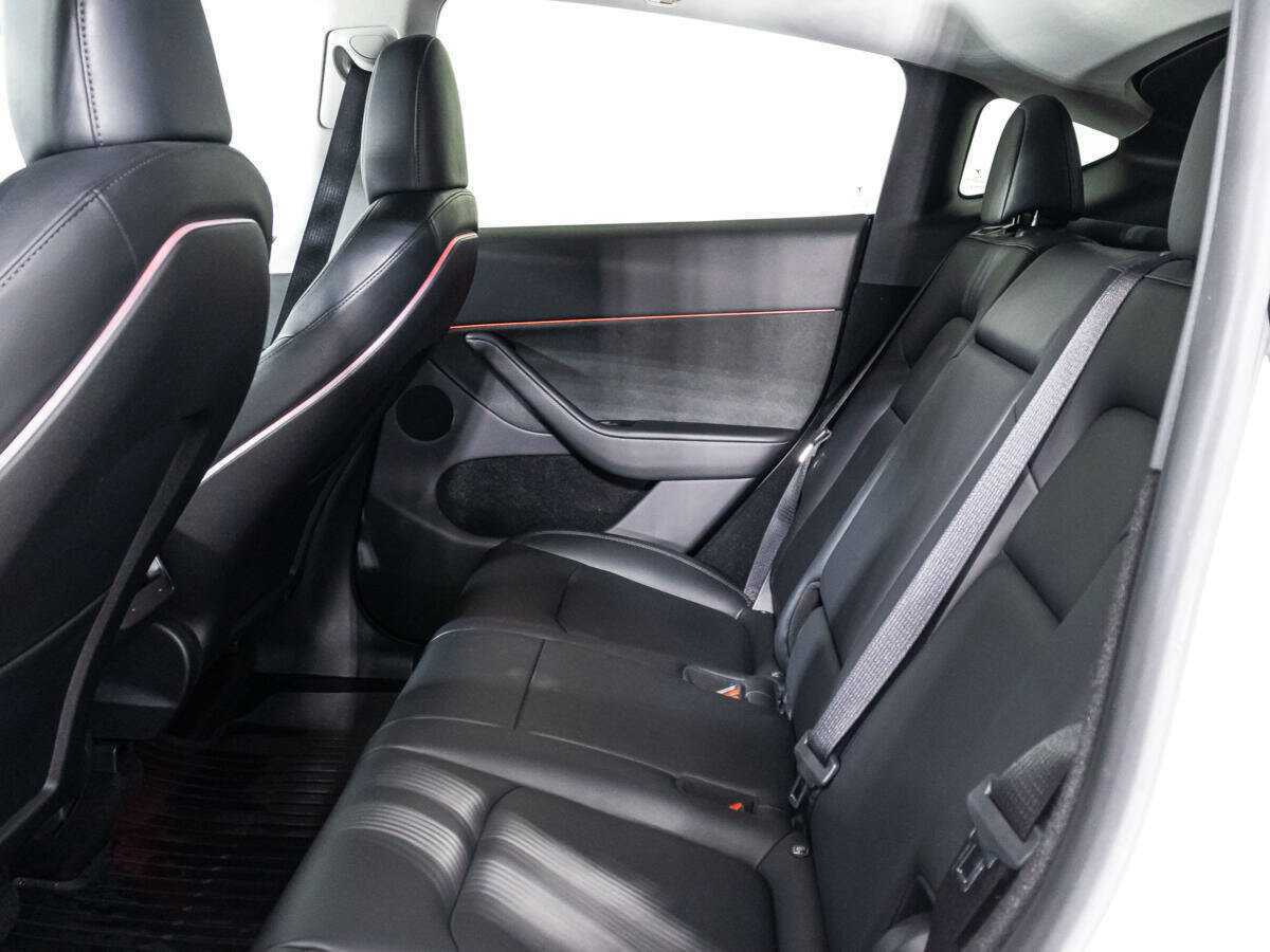 Tesla Model Y с пробегом — 2022 год. Фото: #9