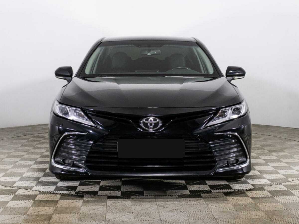 Toyota Camry с пробегом — 2021 год. Фото: #1