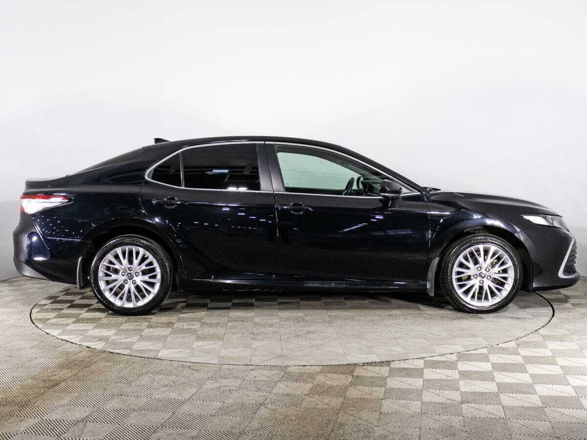 Toyota Camry с пробегом — 2021 год. Фото: #3