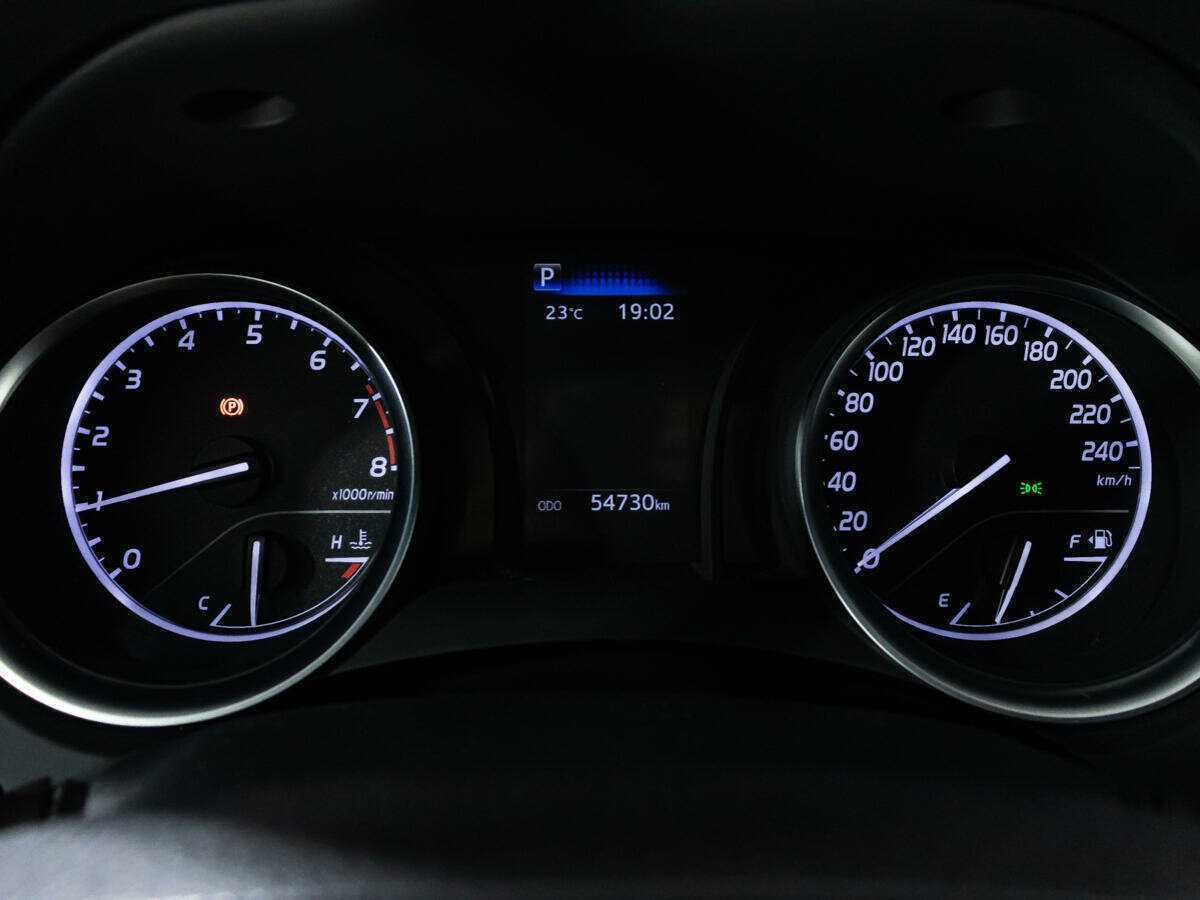 Toyota Camry с пробегом — 2021 год. Фото: #11