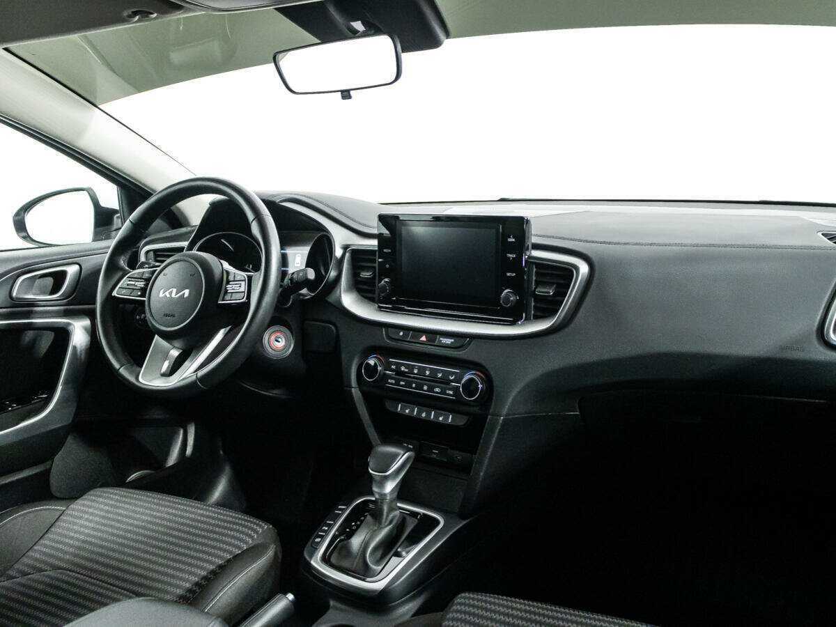 Kia Ceed с пробегом — 2023 год. Фото: #8