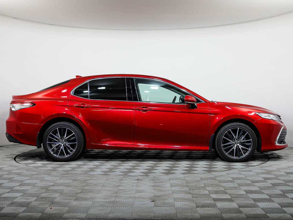 Toyota Camry с пробегом — 2021 год. Фото: #2