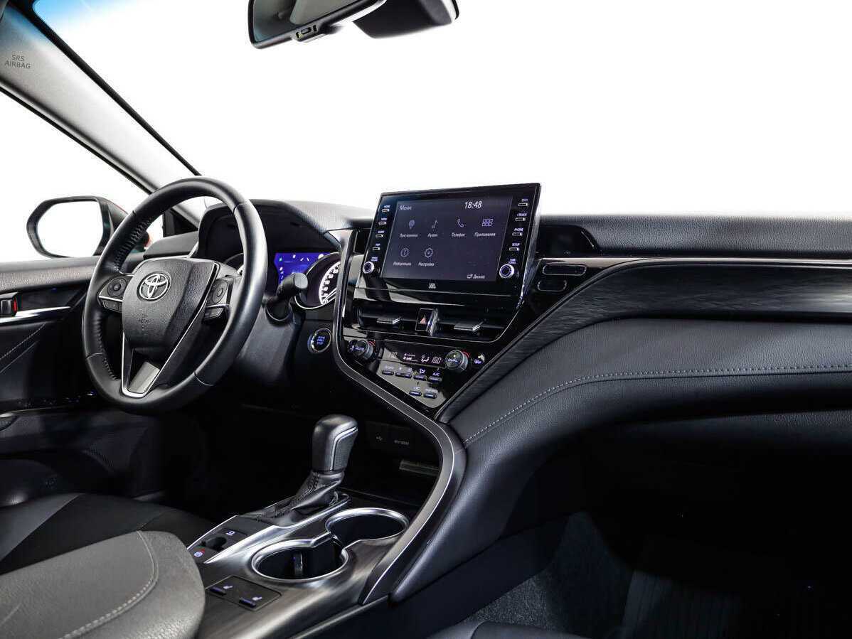 Toyota Camry с пробегом — 2021 год. Фото: #9