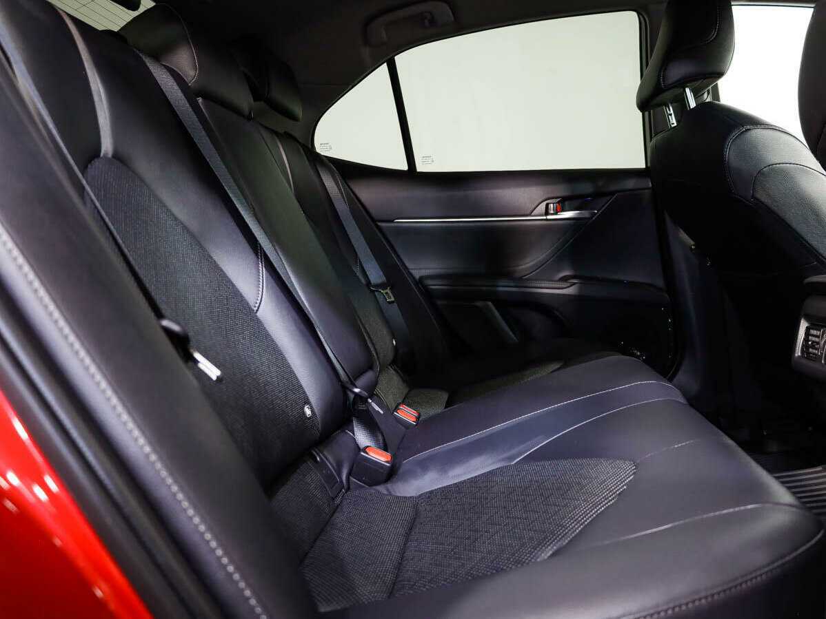 Toyota Camry с пробегом — 2021 год. Фото: #14