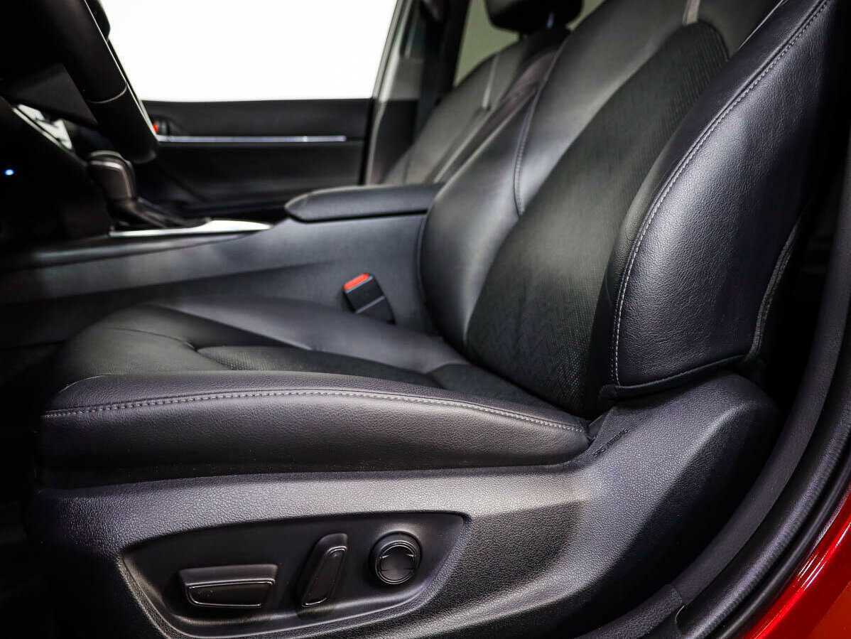 Toyota Camry с пробегом — 2021 год. Фото: #15
