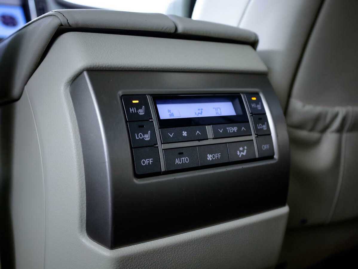 Lexus GX с пробегом — 2011 год. Фото: #16