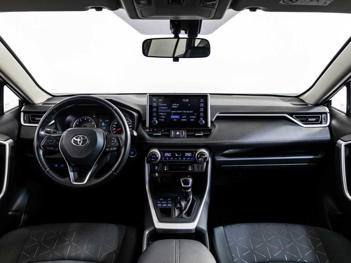 Toyota RAV4 с пробегом — 2020 год. Фото: #8