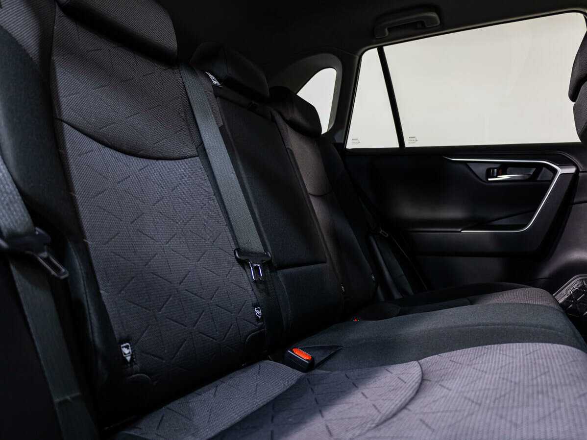 Toyota RAV4 с пробегом — 2020 год. Фото: #11