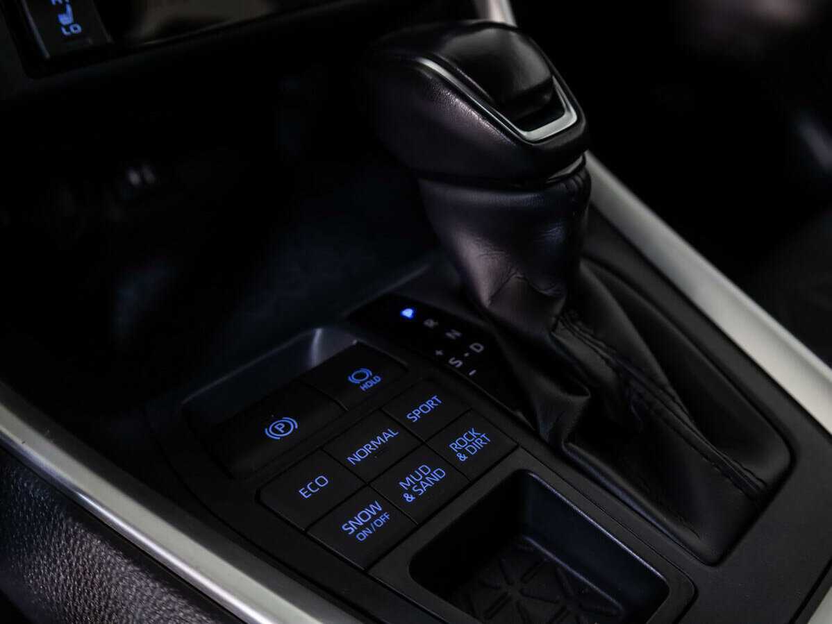 Toyota RAV4 с пробегом — 2020 год. Фото: #14