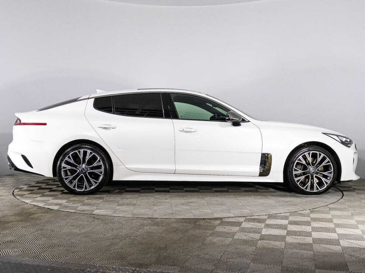 Kia Stinger с пробегом — 2018 год. Фото: #3