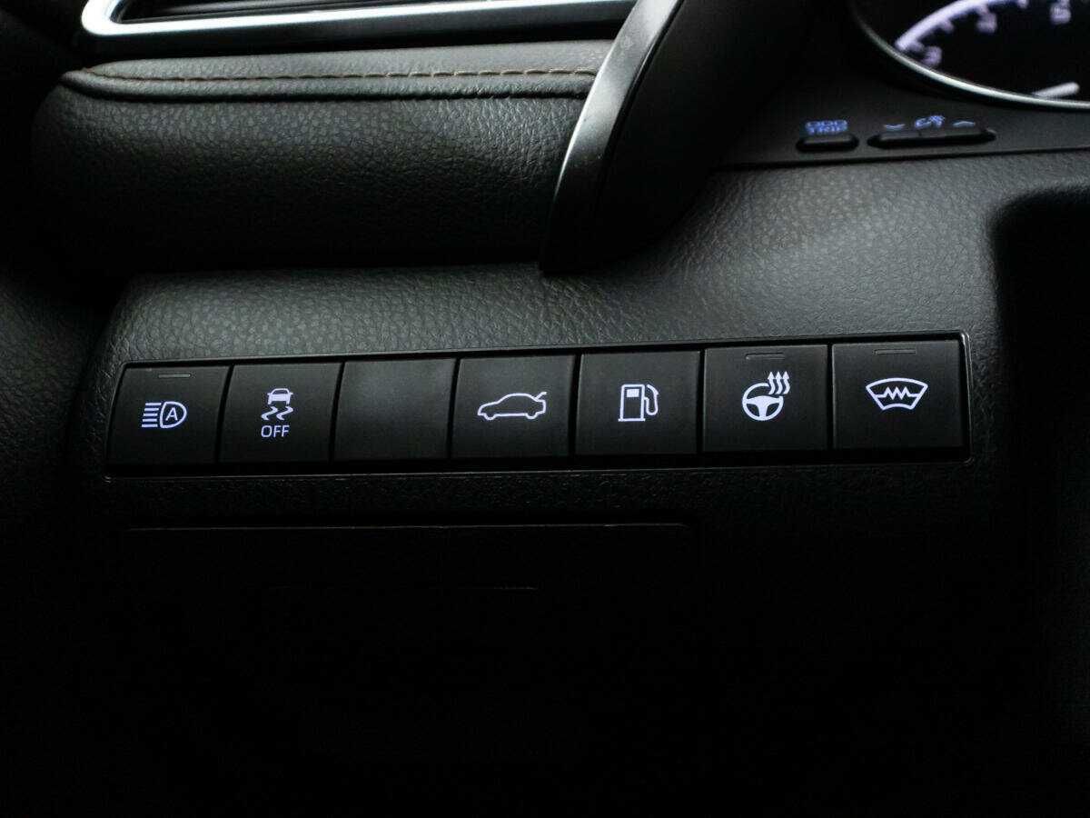 Toyota Camry с пробегом — 2018 год. Фото: #18