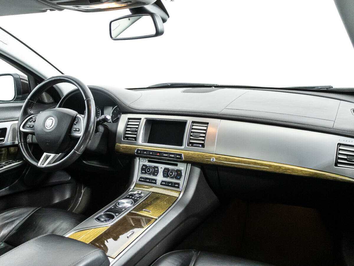 Jaguar XF с пробегом — 2012 год. Фото: #8