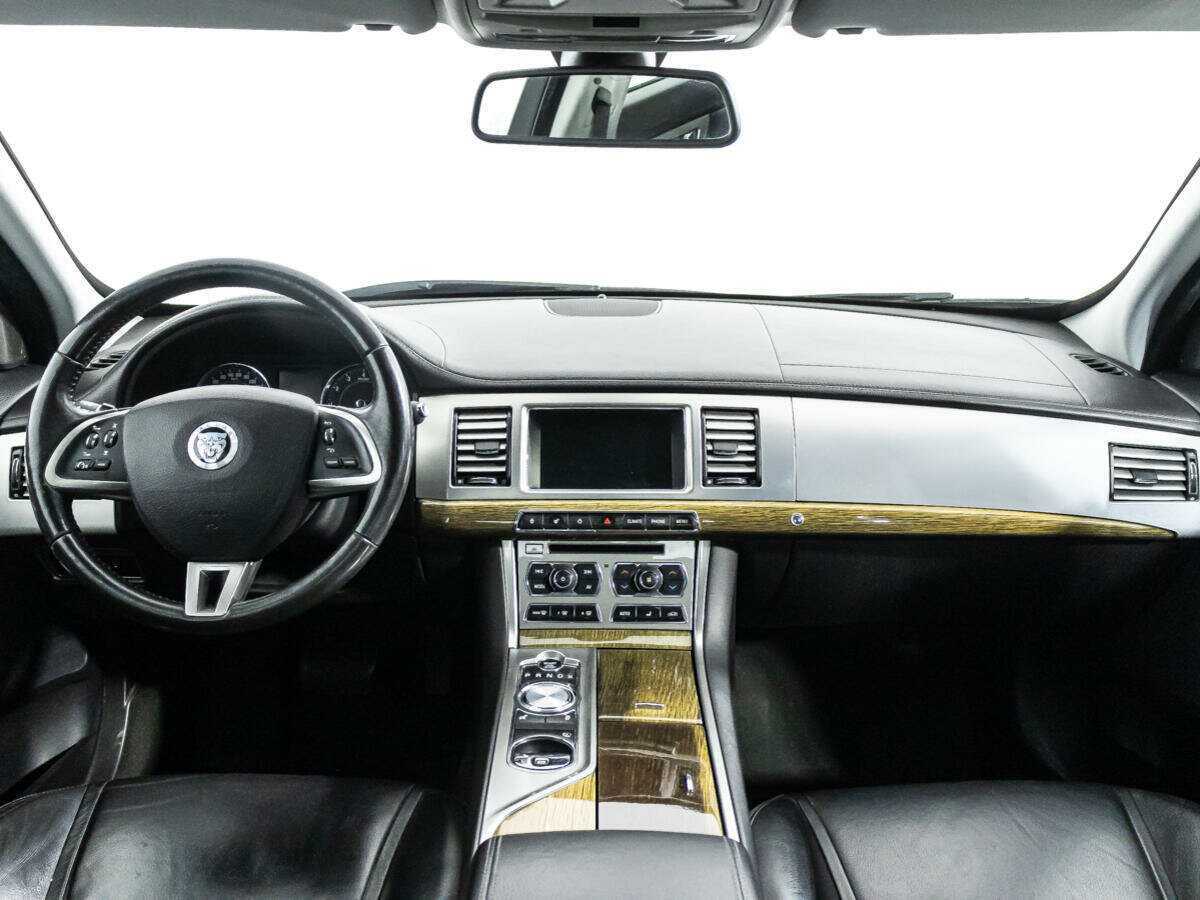 Jaguar XF с пробегом — 2012 год. Фото: #12