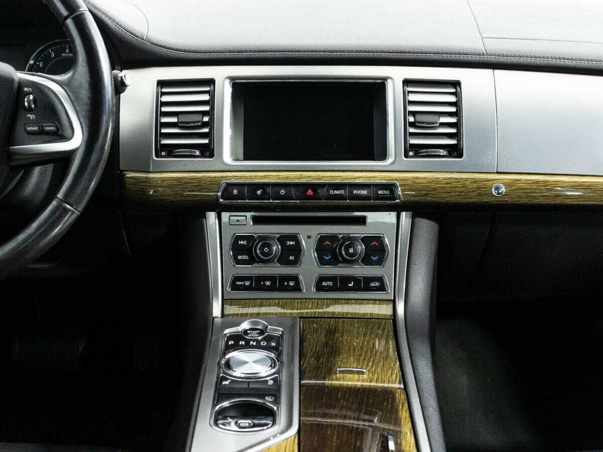 Jaguar XF с пробегом — 2012 год. Фото: #13