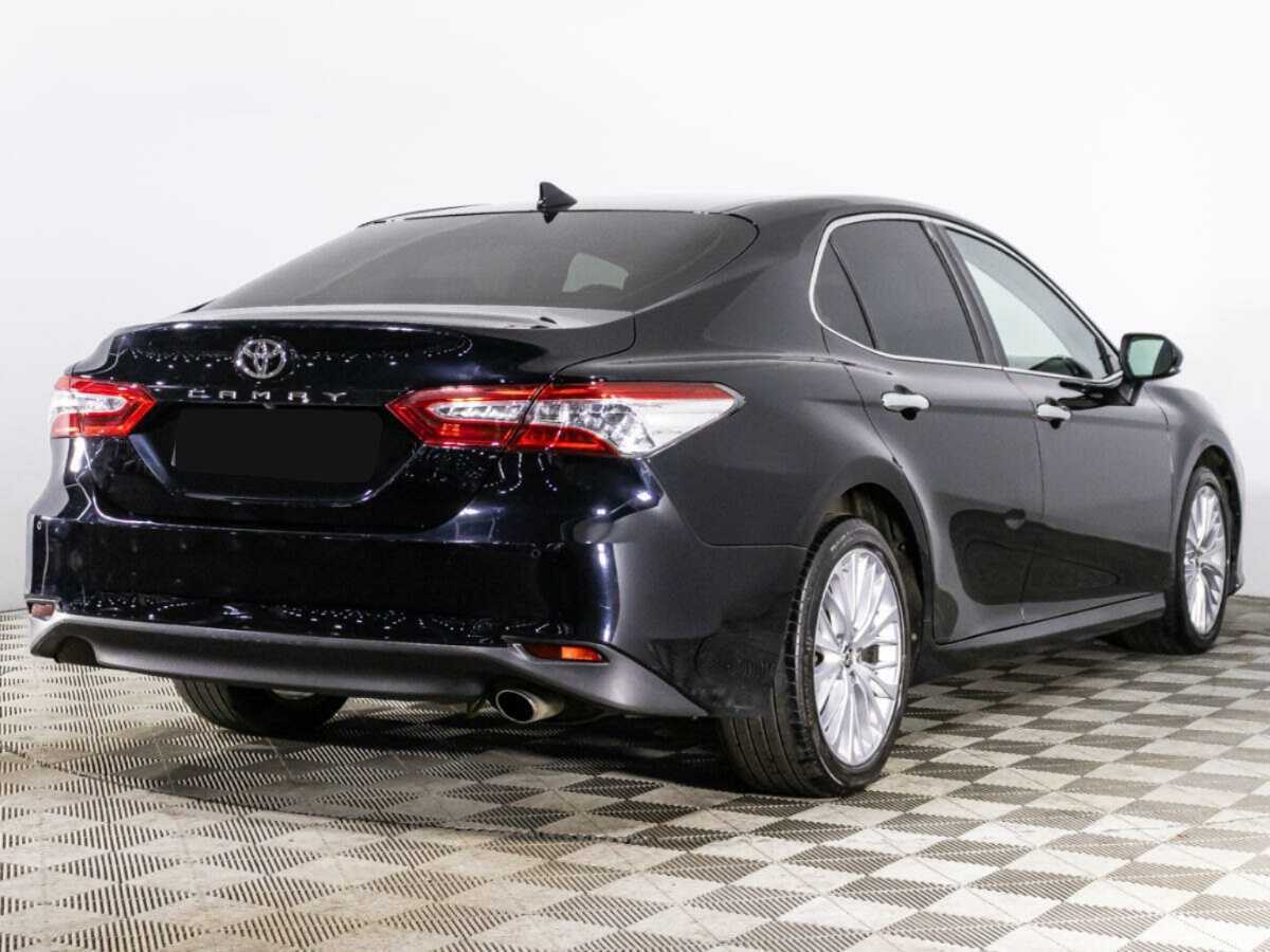 Toyota Camry с пробегом — 2018 год. Фото: #4