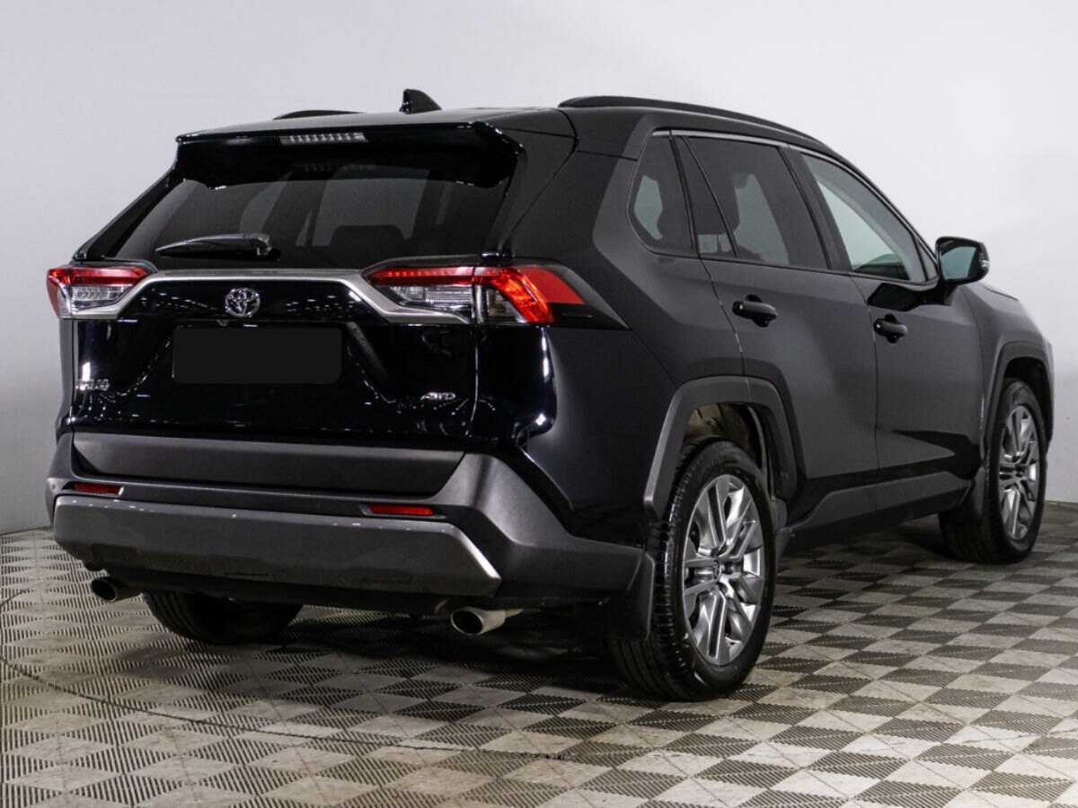 Toyota RAV4 с пробегом — 2022 год. Фото: #4