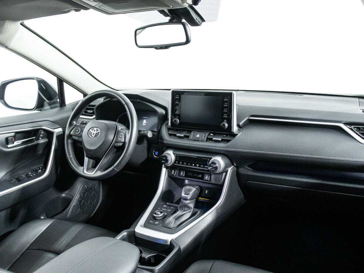 Toyota RAV4 с пробегом — 2022 год. Фото: #8