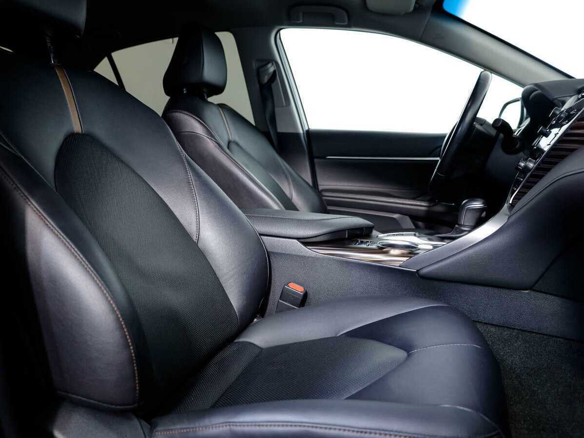 Toyota Camry с пробегом — 2020 год. Фото: #10