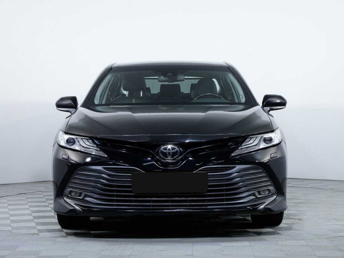 Toyota Camry с пробегом — 2019 год. Фото: #1