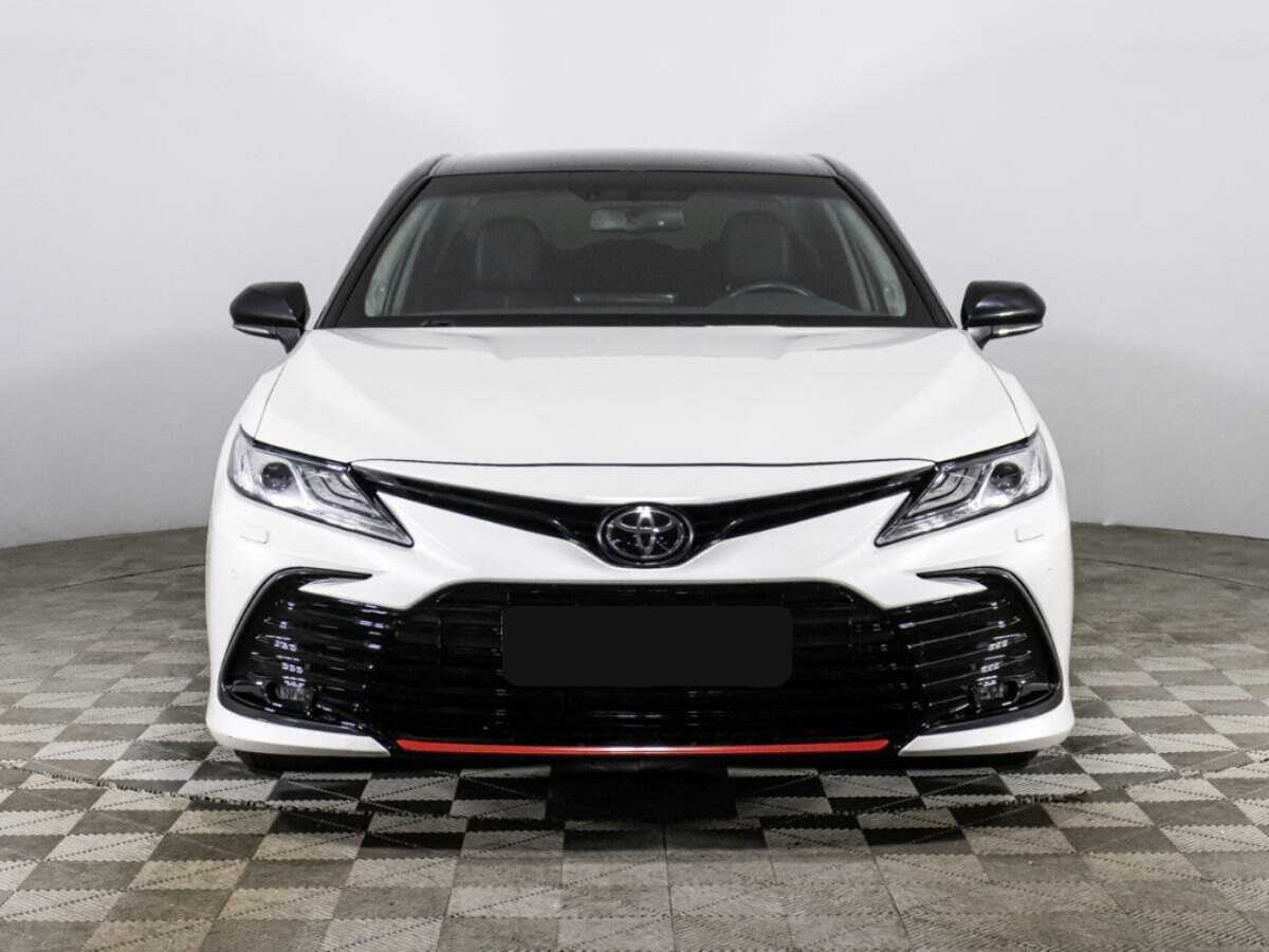 Toyota Camry с пробегом — 2022 год. Фото: #1