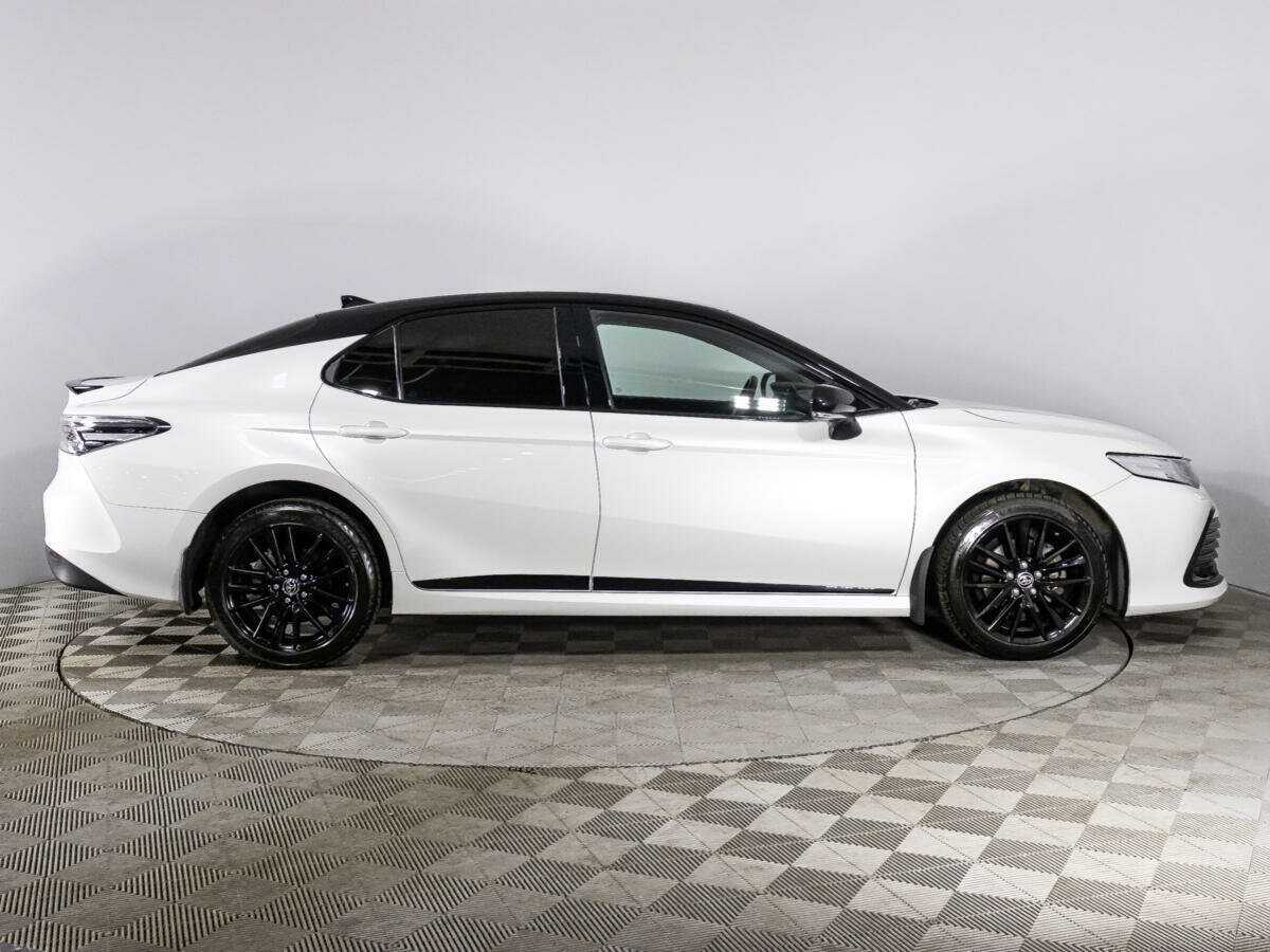 Toyota Camry с пробегом — 2022 год. Фото: #3